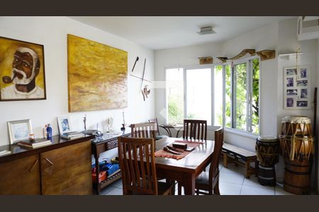 Sala de casa de condomínio à venda com 4 quartos, 155m² em Jacarepaguá, Rio de Janeiro