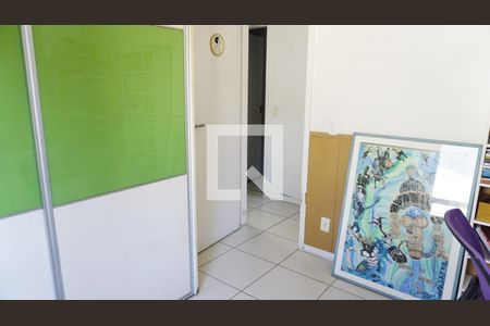Casa de condomínio à venda com 155m², 4 quartos e 2 vagasQuarto 2 - Escritório