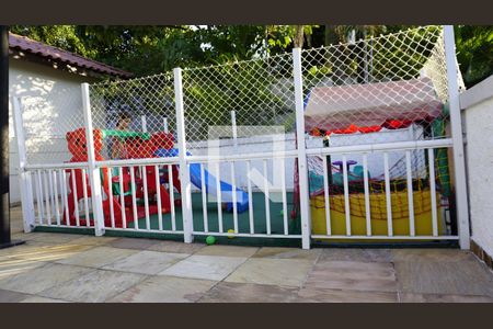 Casa de condomínio à venda com 155m², 4 quartos e 2 vagasÁrea comum - Playground