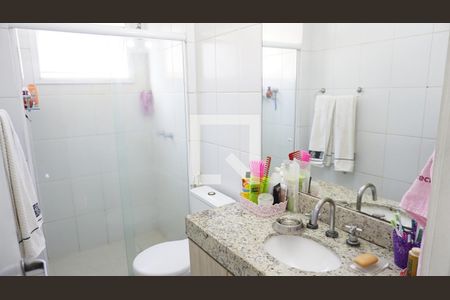 Casa de condomínio à venda com 155m², 4 quartos e 2 vagasbanheiro - Quarto 1 - Suite