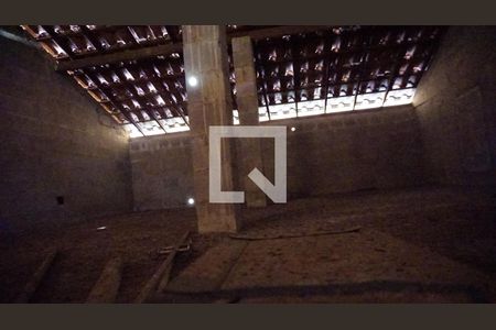 Casa de condomínio à venda com 155m², 4 quartos e 2 vagasSótão / Terceiro Andar