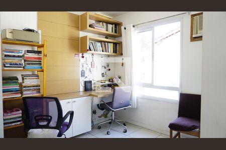 Casa de condomínio à venda com 155m², 4 quartos e 2 vagasQuarto 2 - Escritório