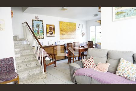 Sala de casa de condomínio à venda com 4 quartos, 155m² em Jacarepaguá, Rio de Janeiro