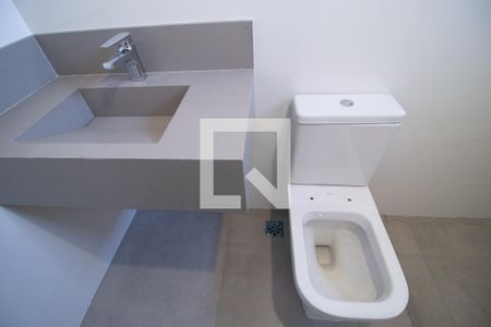 Casa à venda com 230m², 3 quartos e 4 vagasBanheiro da Suíte 2