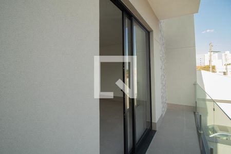 Casa à venda com 230m², 3 quartos e 4 vagasVaranda 1