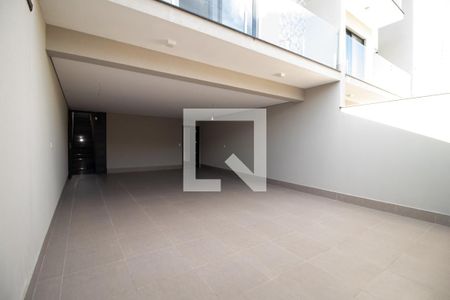 Casa à venda com 230m², 3 quartos e 4 vagasGaragem