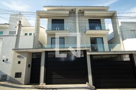 Casa à venda com 230m², 3 quartos e 4 vagasFachada