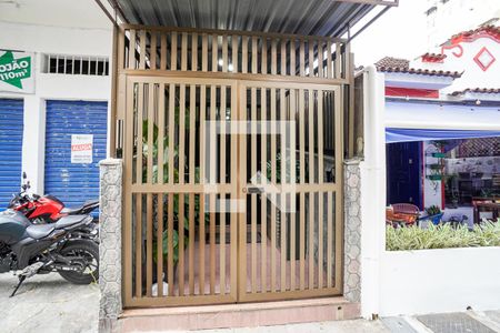 Apartamento para alugar com 77m², 2 quartos e sem vaga Apartamento para alugar com 77m², 2 quartos e sem vagaEntrada