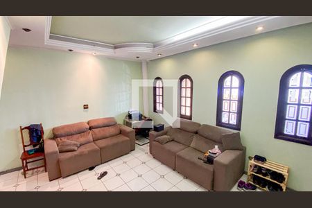 Sala de casa à venda com 3 quartos, 300m² em Jardim Santo André, Santo André