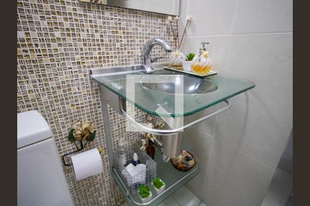 Casa à venda com 130m², 3 quartos e 2 vagasLavabo