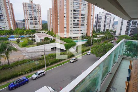Varanda - Vista de apartamento para alugar com 3 quartos, 114m² em Jardim do Salso, Porto Alegre