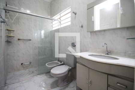 Casa à venda com 180m², 3 quartos e 3 vagasBanheiro da Suíte