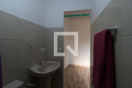 Casa à venda com 162m², 3 quartos e 4 vagasBanheiro da Suíte 2