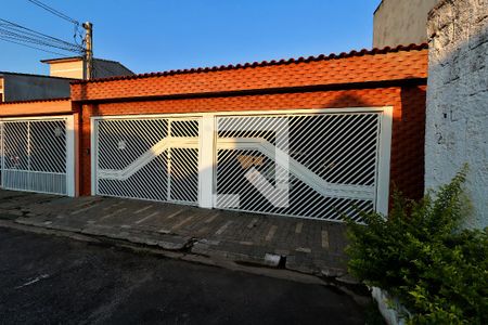 Casa à venda com 162m², 3 quartos e 4 vagasFachada