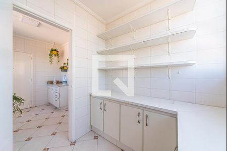Apartamento à venda com 158m², 3 quartos e 2 vagas Apartamento à venda com 158m², 3 quartos e 2 vagasQuarto de Serviço