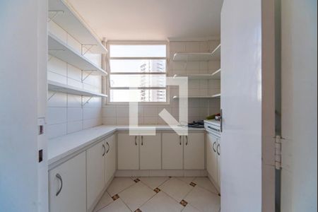 Apartamento à venda com 158m², 3 quartos e 2 vagas Apartamento à venda com 158m², 3 quartos e 2 vagasQuarto de Serviço