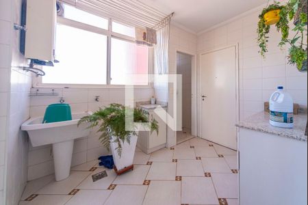 Apartamento à venda com 158m², 3 quartos e 2 vagas Apartamento à venda com 158m², 3 quartos e 2 vagasÁrea de Serviço