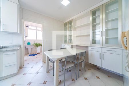 Apartamento à venda com 158m², 3 quartos e 2 vagas Apartamento à venda com 158m², 3 quartos e 2 vagasCozinha