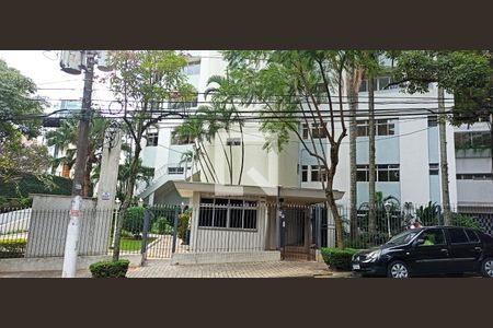 Apartamento à venda com 134m², 3 quartos e 2 vagasFachada e portaria