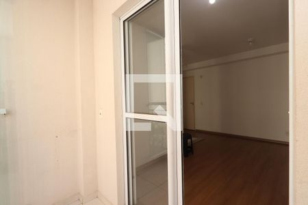 Sacada envidraçada de apartamento para alugar com 2 quartos, 55m² em Vila Ivone, São Paulo