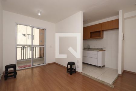 Sala de apartamento para alugar com 2 quartos, 55m² em Vila Ivone, São Paulo