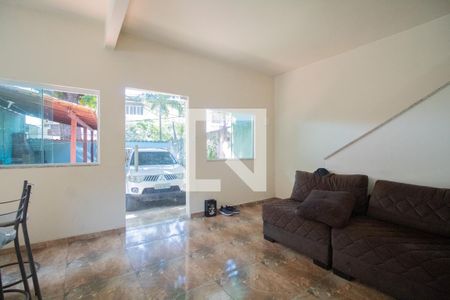 Sala de casa para alugar com 2 quartos, 84m² em Recreio dos Bandeirantes, Rio de Janeiro