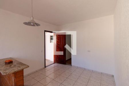 Sala de casa para alugar com 2 quartos, 125m² em Jardim Mimar, São Paulo