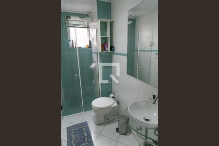 Banheiro de apartamento para alugar com 2 quartos, 66m² em Santo Antônio, Porto Alegre