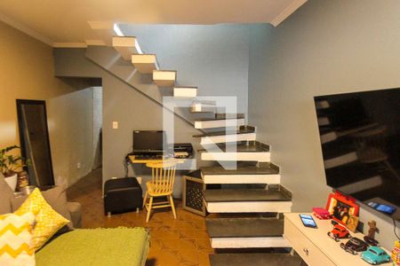 Sala de casa à venda com 3 quartos, 190m² em Vila Olinda, São Paulo