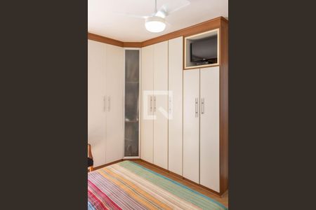 Casa à venda com 138m², 3 quartos e 4 vagas Casa à venda com 138m², 3 quartos e 4 vagasSuíte