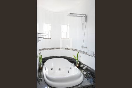 Casa à venda com 138m², 3 quartos e 4 vagas Casa à venda com 138m², 3 quartos e 4 vagasBanheiro da Suíte