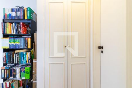 Armário corredor de apartamento à venda com 1 quarto, 36m² em Indianópolis, São Paulo