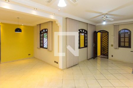 Sala de casa para alugar com 3 quartos, 180m² em Jardim Piqueroby, São Paulo