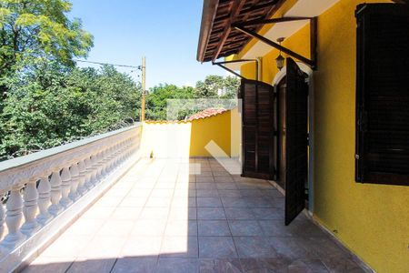 Casa para alugar com 180m², 3 quartos e 2 vagas Casa para alugar com 180m², 3 quartos e 2 vagasVaranda
