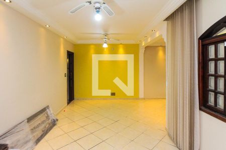 Sala de casa para alugar com 3 quartos, 180m² em Jardim Piqueroby, São Paulo
