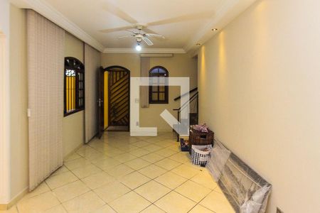 Sala de casa para alugar com 3 quartos, 180m² em Jardim Piqueroby, São Paulo