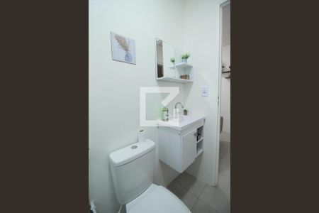 Casa de condomínio para alugar com 37m², 2 quartos e sem vagaBanheiro 