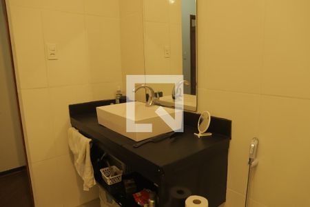 Apartamento à venda com 75m², 2 quartos e 1 vagaBanheiro Social