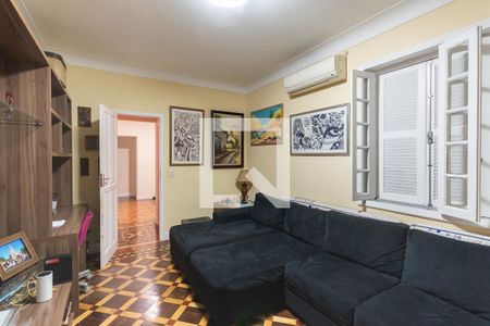 Casa à venda com 200m², 3 quartos e 4 vagasSala de TV