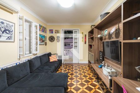 Casa à venda com 200m², 3 quartos e 4 vagasSala de TV