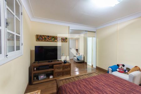 Casa à venda com 200m², 3 quartos e 4 vagasSuíte