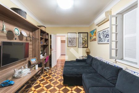 Casa à venda com 200m², 3 quartos e 4 vagasSala de TV