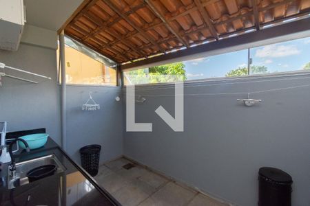 Casa para alugar com 120m², 3 quartos e 1 vagaÁrea de Serviço