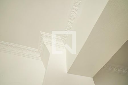 Sala detalhe teto de apartamento para alugar com 2 quartos, 90m² em Laranjeiras, Rio de Janeiro