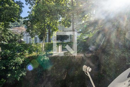 Sala vista da janela de apartamento para alugar com 2 quartos, 90m² em Laranjeiras, Rio de Janeiro