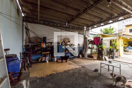 Casa à venda com 400m², 5 quartos e 6 vagas Casa à venda com 400m², 5 quartos e 6 vagasQuintal