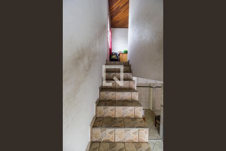 Casa à venda com 400m², 5 quartos e 6 vagas Casa à venda com 400m², 5 quartos e 6 vagasEscada