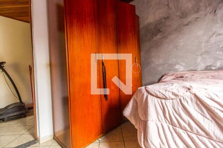 Casa à venda com 400m², 5 quartos e 6 vagas Casa à venda com 400m², 5 quartos e 6 vagasQuarto 3