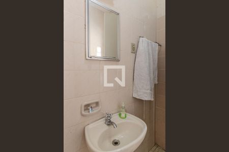 Casa à venda com 800m², 4 quartos e 2 vagasEdícula - BANHEIRO