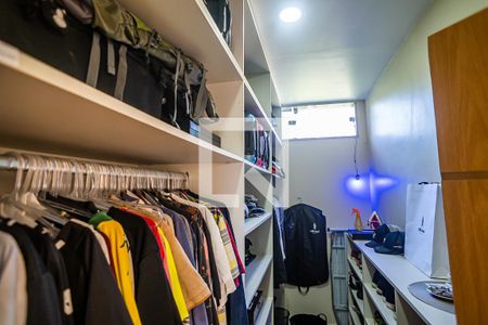Casa à venda com 390m², 5 quartos e 4 vagasQuarto Suíte Master -Closet